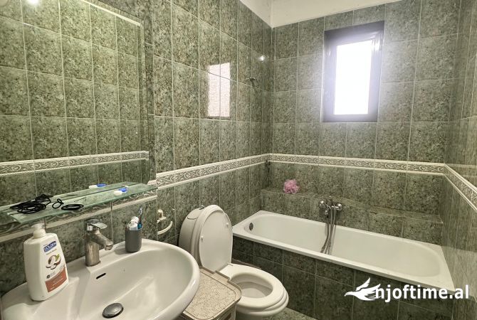 Shtepi me qera Apartament ne Tirane, Garsoniere, Mobilimi E mobiluar, Pagesa 38,000  Leke.