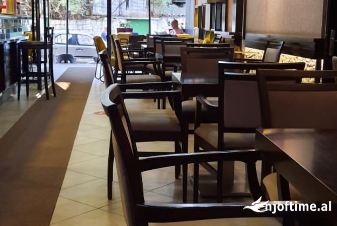 Shitet Bar-Caffe tek Rruga e Barrikadave/ 345,000 Euro