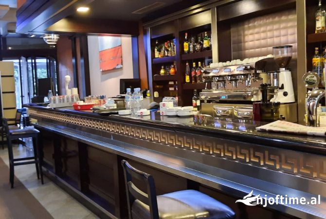Shitet Bar-Caffe tek Rruga e Barrikadave/ 345,000 Euro