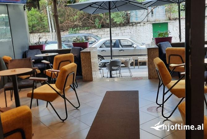 Shitet Bar-Caffe tek Rruga e Barrikadave/ 345,000 Euro