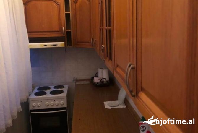 Shtepi me qera 2+1 ne Tirane - 400 Euro