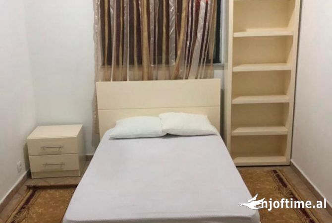 Shtepi me qera 2+1 ne Tirane - 400 Euro