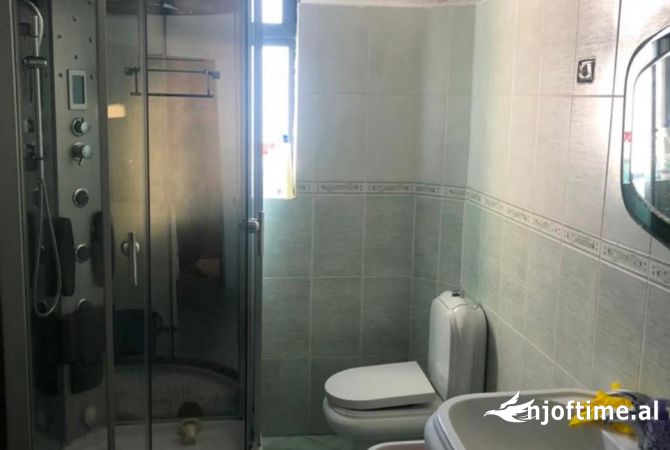 Shtepi me qera Apartament ne Tirane, 2+1, Mobilimi E mobiluar, Pagesa 400  Euro.