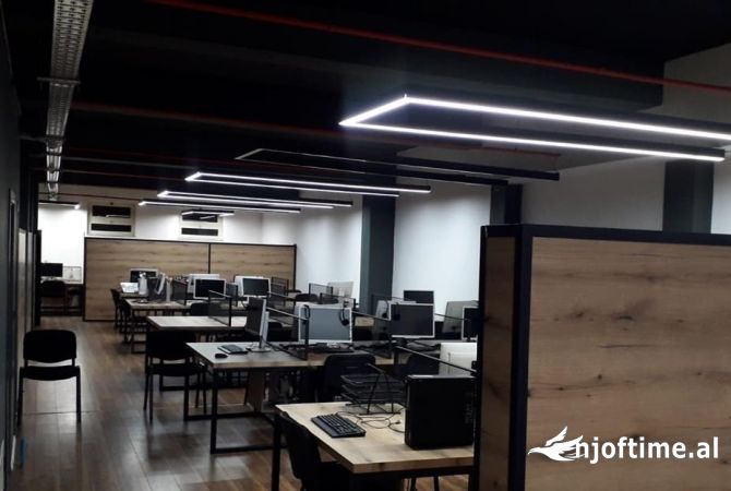 Ambient biznesi me qera 3+1 ne Tirane - 280,000 Leke