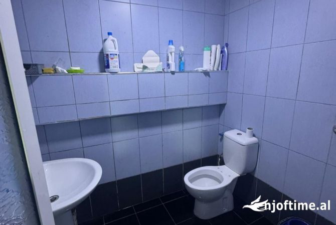Shtepi me qera Apartament ne Tirane, 1+1, Mobilimi E mobiluar, Pagesa 30,000  Leke.