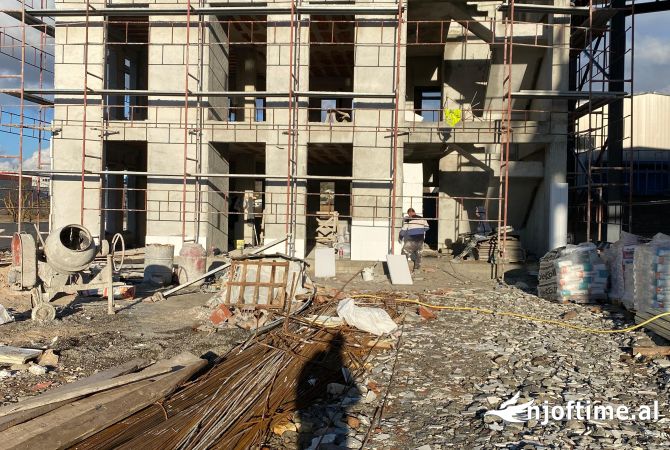 Ambient biznesi me qera 4+1 ne Tirane - 7,500 Euro