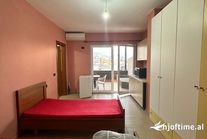 House for Rent 7+1 in Tirana - 500,000 Leke