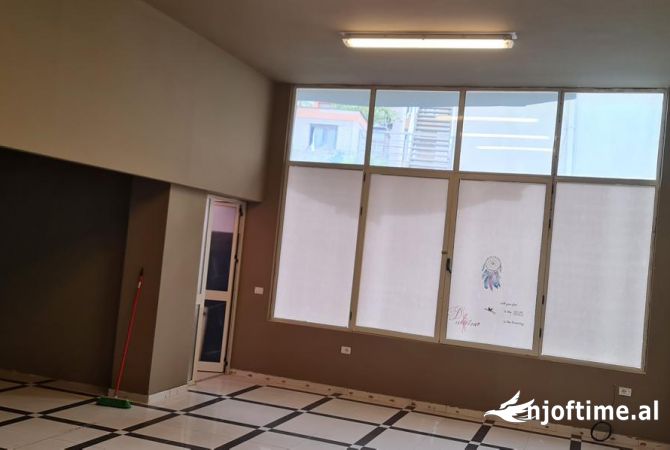 Business Property for Rent 2+1 in Tirana - 800 Euro