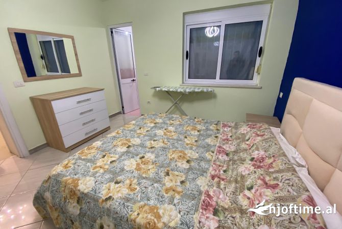 Shtepi me qera Apartament ne Tirane, 4+1, Mobilimi E mobiluar, Pagesa 800  Euro.