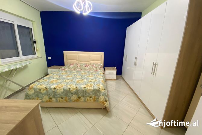 Shtepi me qera Apartament ne Tirane, 4+1, Mobilimi E mobiluar, Pagesa 800  Euro.