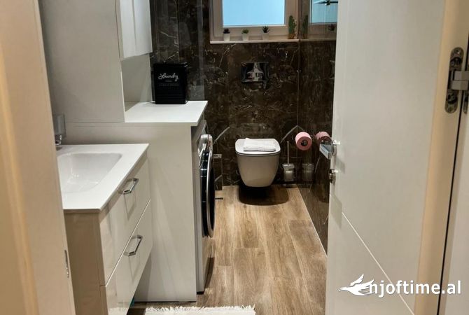 Shtepi me qera Apartament ne Tirane, 1+1, Mobilimi E mobiluar, Pagesa 900  Euro.