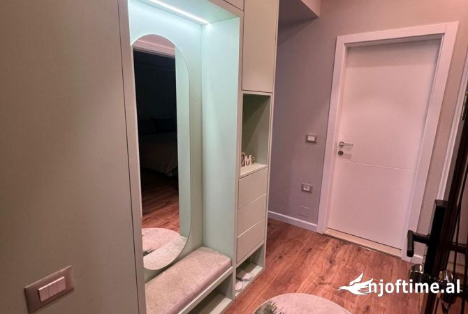 Shtepi me qera Apartament ne Tirane, 1+1, Mobilimi E mobiluar, Pagesa 900  Euro.