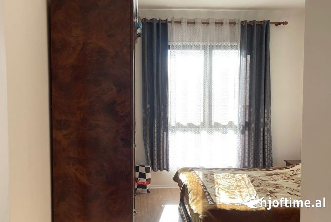 Shtepi ne shitje Apartament ne Tirane, 1+1, Mobilimi Pjeserisht e mobiluar, Pagesa 71,830  Euro.