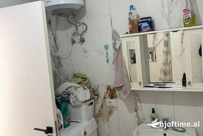 Shtepi ne shitje Apartament ne Tirane, 1+1, Mobilimi Pjeserisht e mobiluar, Pagesa 71,830  Euro.