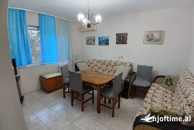 Shtepi me qera 2+1 ne Tirane - 450 Euro