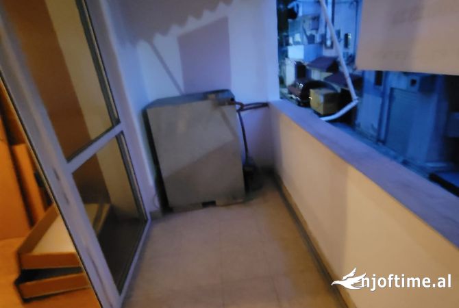 Shtepi ne shitje Apartament ne Tirane, 2+1, Mobilimi Bosh, pa mobiluar, Pagesa 115,000  Euro.