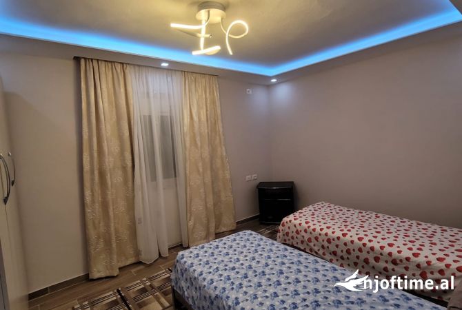 Shtepi ne shitje Apartament ne Tirane, 2+1, Mobilimi E mobiluar, Pagesa 125,000  Euro.