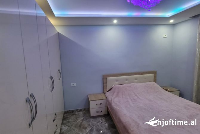 Shtepi ne shitje Apartament ne Tirane, 1+1, Mobilimi E mobiluar, Pagesa 100,000  Euro.