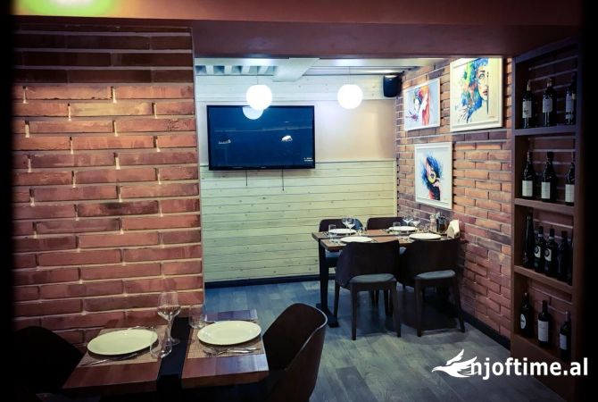 Ambient biznesi me qera 2+1 ne Tirane - 1,500 Euro