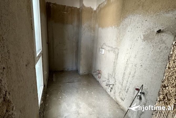 Apartment for sale in Tirana 2+1, Emty