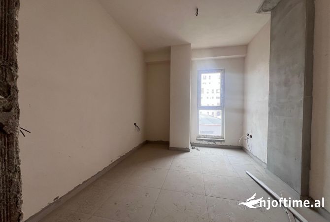 Shtepi ne shitje Apartament ne Tirane, 2+1, Mobilimi Bosh, pa mobiluar, Pagesa 145,400  Euro.