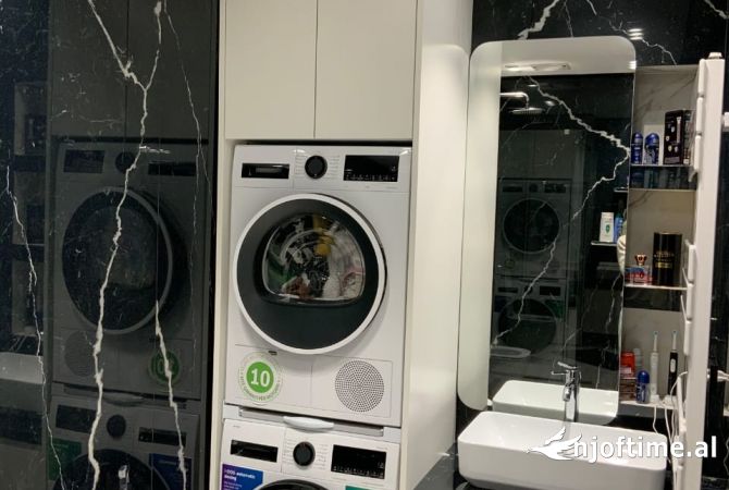 Shtepi ne shitje Apartament ne Tirane, 2+1, Mobilimi E mobiluar, Pagesa 300,000  Euro.