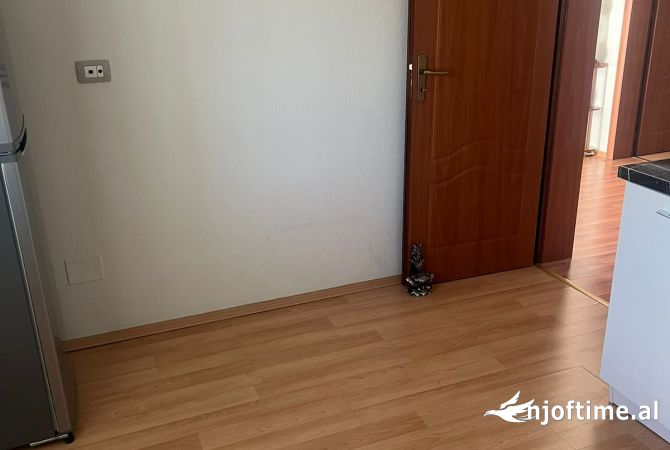 Shtepi me qera Apartament ne Tirane, 2+1, Mobilimi E mobiluar, Pagesa 500  Euro.