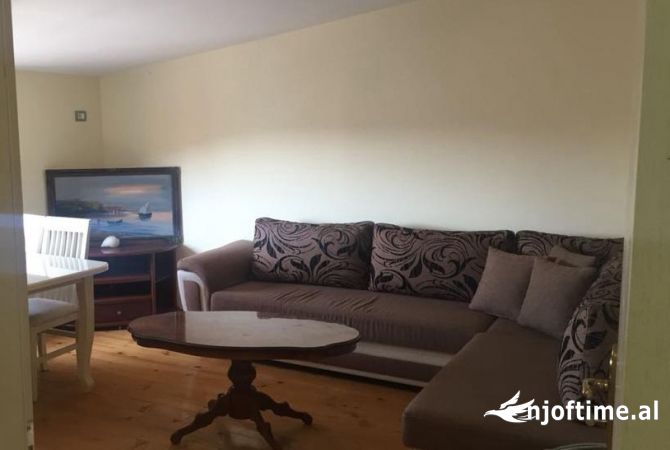 Shtepi me qera 1+1 ne Tirane - 400 Euro