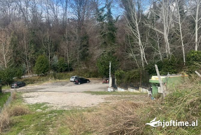 Truall ose Toke  ne Tirane - 900,000 Euro