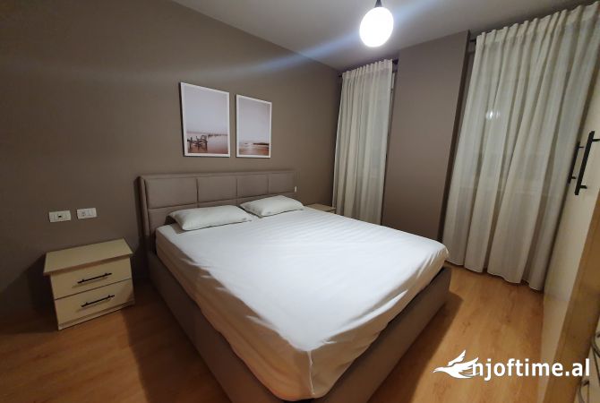 Shtepi me qera Apartament ne Tirane, 1+1, Mobilimi E mobiluar, Pagesa 500  Euro.