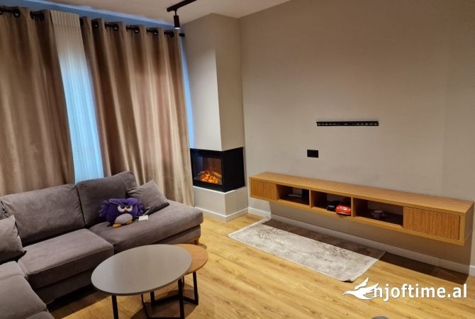 Shtepi ne shitje Apartament ne Tirane, 2+1, Mobilimi E mobiluar, Pagesa 130,000  Euro.