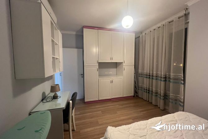 Shtepi me qera Apartament ne Tirane, 2+1, Mobilimi E mobiluar, Pagesa 90,000  Leke.