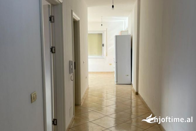 Shtepi me qera 2+1 ne Tirane - 300 Euro