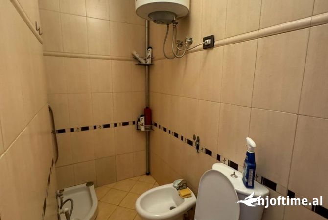 Shtepi me qera Apartament ne Tirane, 1+1, Mobilimi E mobiluar, Pagesa 600  Euro.