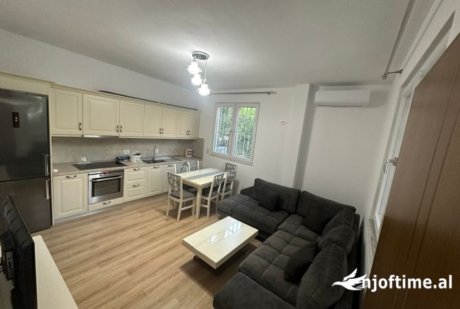 Shtepi me qera 2+1 ne Tirane - 750 Euro