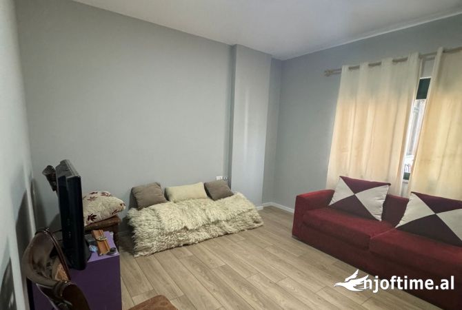 Shtepi me qera 2+1 ne Tirane - 400 Euro
