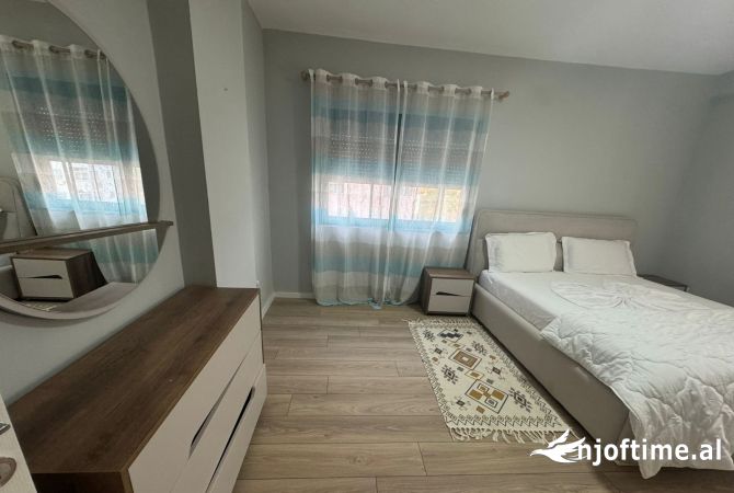 Shtepi me qera 2+1 ne Tirane - 400 Euro