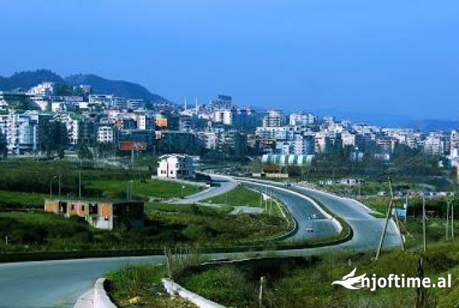 Ambient biznesi me qera 4+1 ne Tirane - 900 Euro