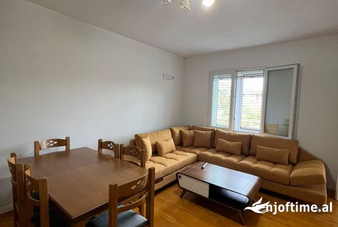 Shtepi me qera 2+1 ne Tirane - 450 Euro