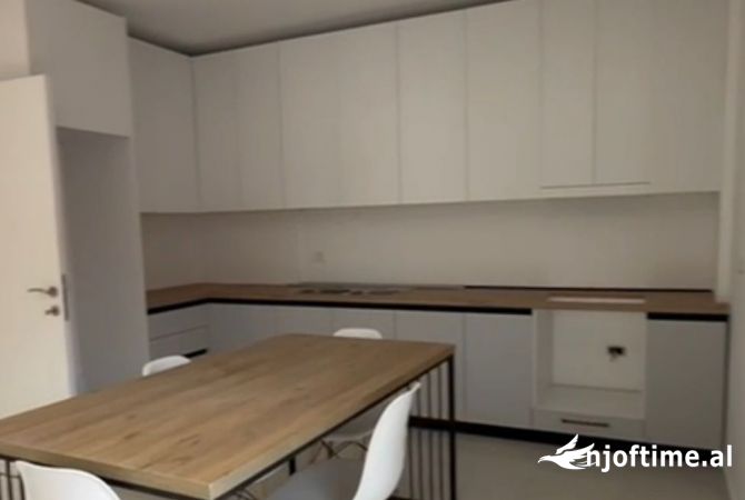 Shtepi ne shitje Apartament ne Tirane, 2+1, Mobilimi E mobiluar, Pagesa 190,000  Euro.