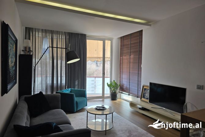 Shtepi me qera 2+1 ne Tirane - 1,000 Euro