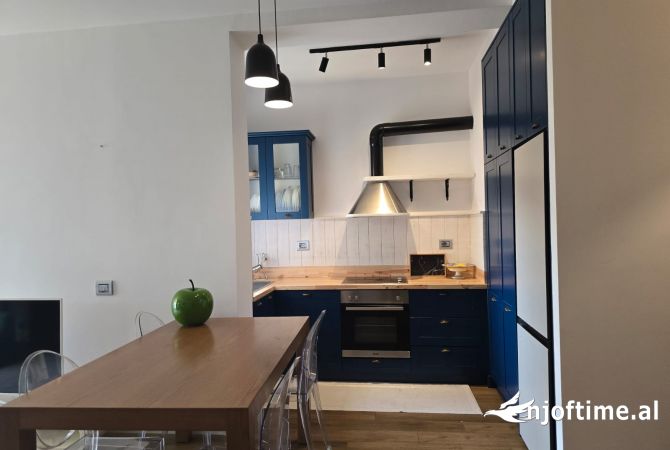 Shtepi me qera 2+1 ne Tirane - 1,000 Euro