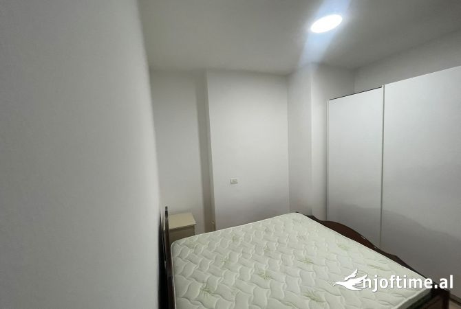 Shtepi me qera Apartament ne Tirane, 2+1, Mobilimi E mobiluar, Pagesa 450  Euro.