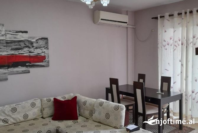 Shtepi me qera 2+1 ne Tirane - 500 Euro