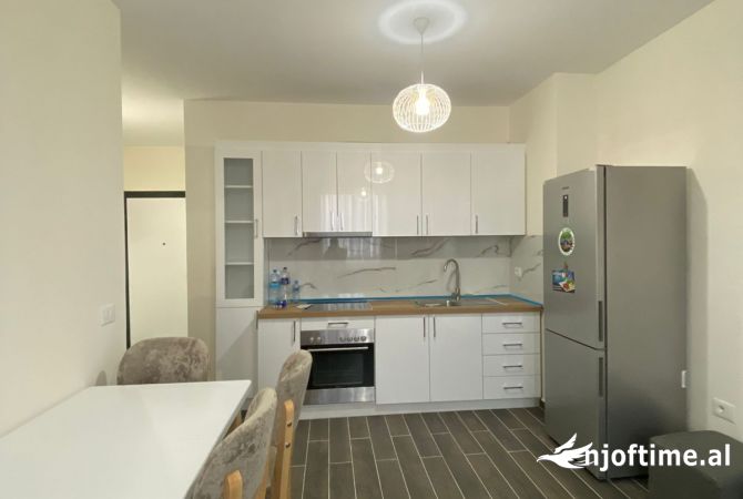 Shtepi me qera Apartament ne Tirane, 2+1, Mobilimi E mobiluar, Pagesa 500  Euro.