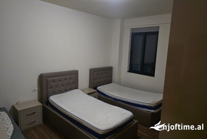Shtepi me qera Apartament ne Tirane, 1+1, Mobilimi E mobiluar, Pagesa 400  Euro.