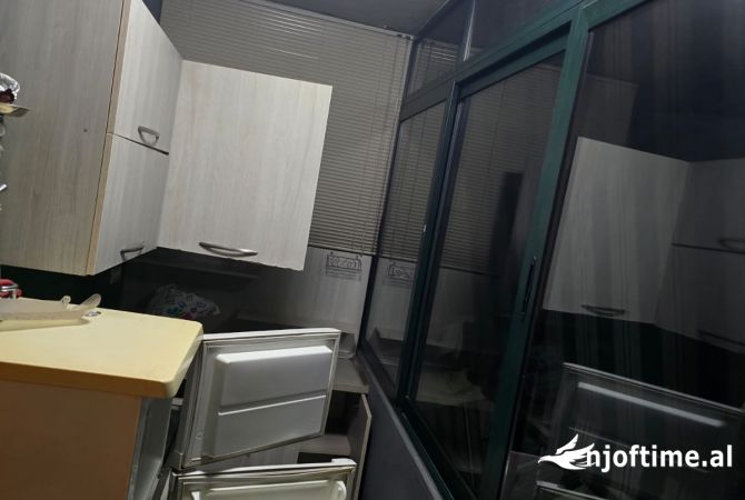 Shtepi me qera Apartament ne Tirane, 1+1, Mobilimi E mobiluar, Pagesa 400  Euro.