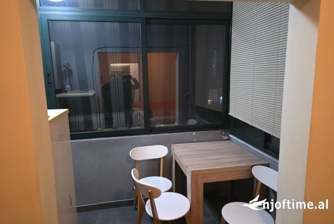 Shtepi me qera Apartament ne Tirane, 1+1, Mobilimi E mobiluar, Pagesa 400  Euro.