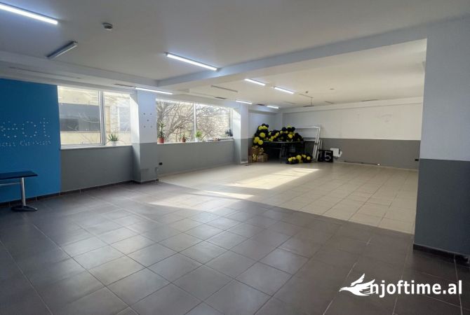 Ambient biznesi me qera 3+1 ne Tirane - 10,000 Euro