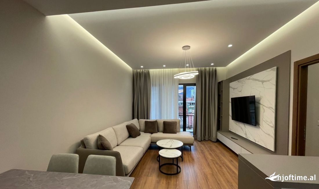 Shtepi me qera Apartament ne Tirane, 2+1, Mobilimi E mobiluar, Pagesa 830  Euro.